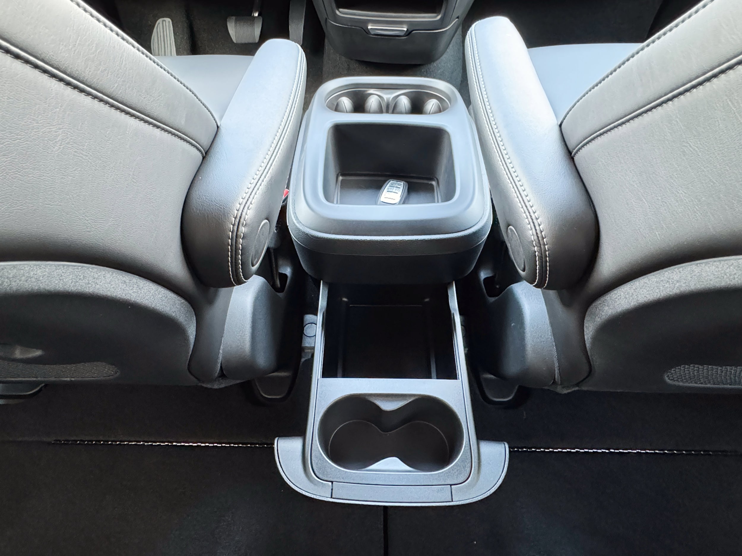 2025 Chrysler Pacifica Select - Photo 26