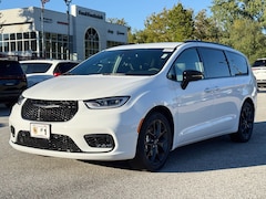 2026 Chrysler Pacifica SELECT Passenger Van