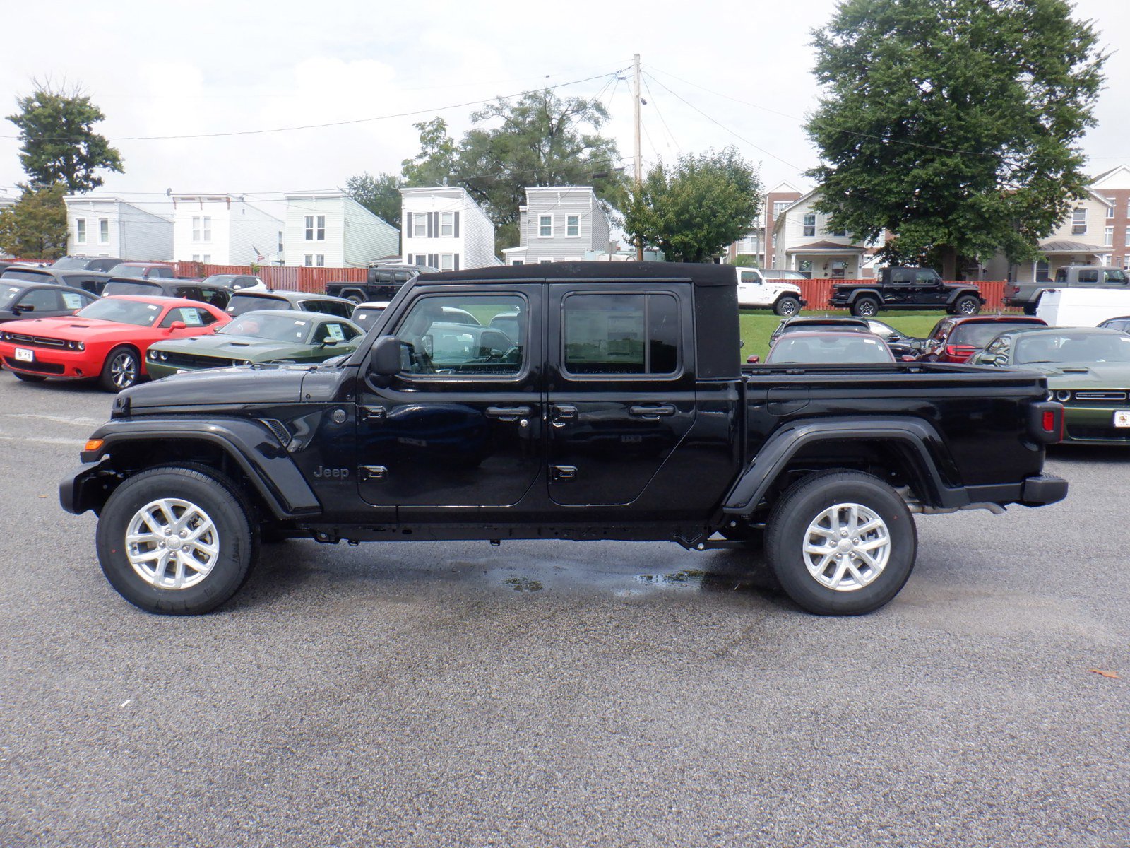 2023 Jeep Gladiator Sport S photo 2