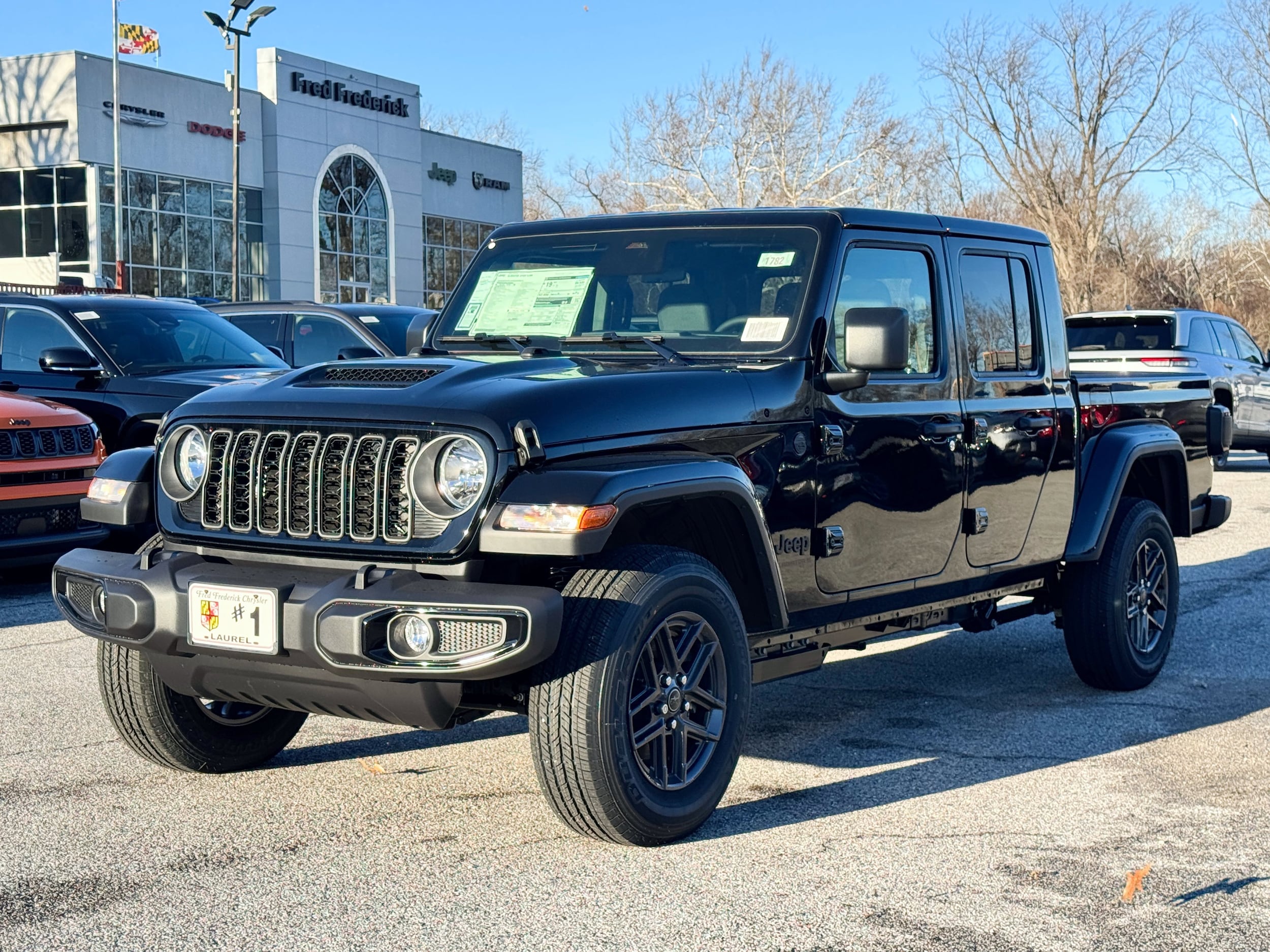 2026 Jeep Gladiator Sport S's photo