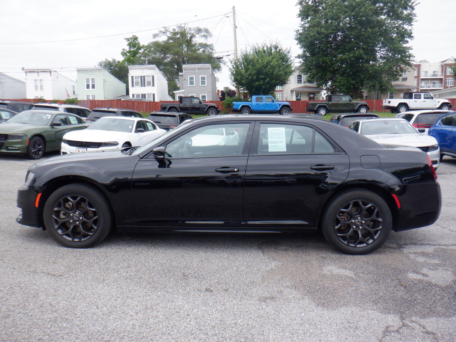 Used 2022 Chrysler 300 Touring L with VIN 2C3CCASG8NH112086 for sale in Laurel, MD