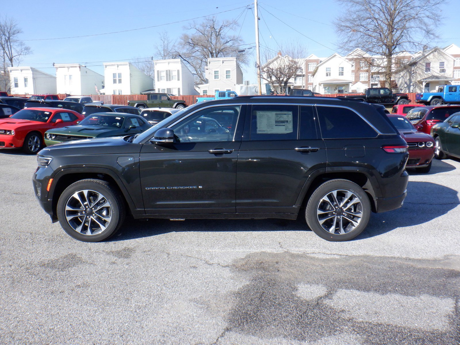 2023 Jeep Cherokee Overland 4xe photo 2