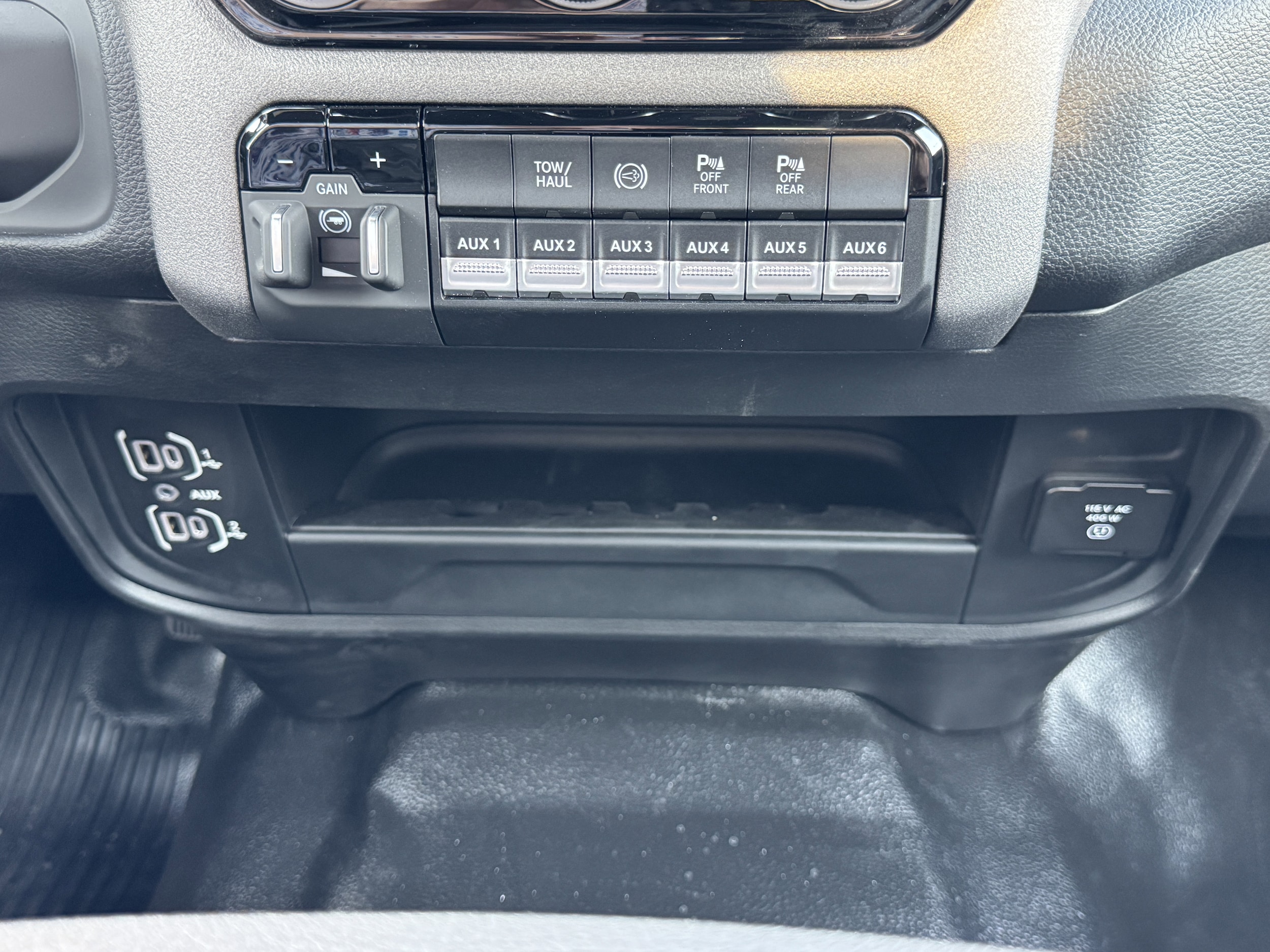 2025 RAM 2500 Tradesman - Photo 27