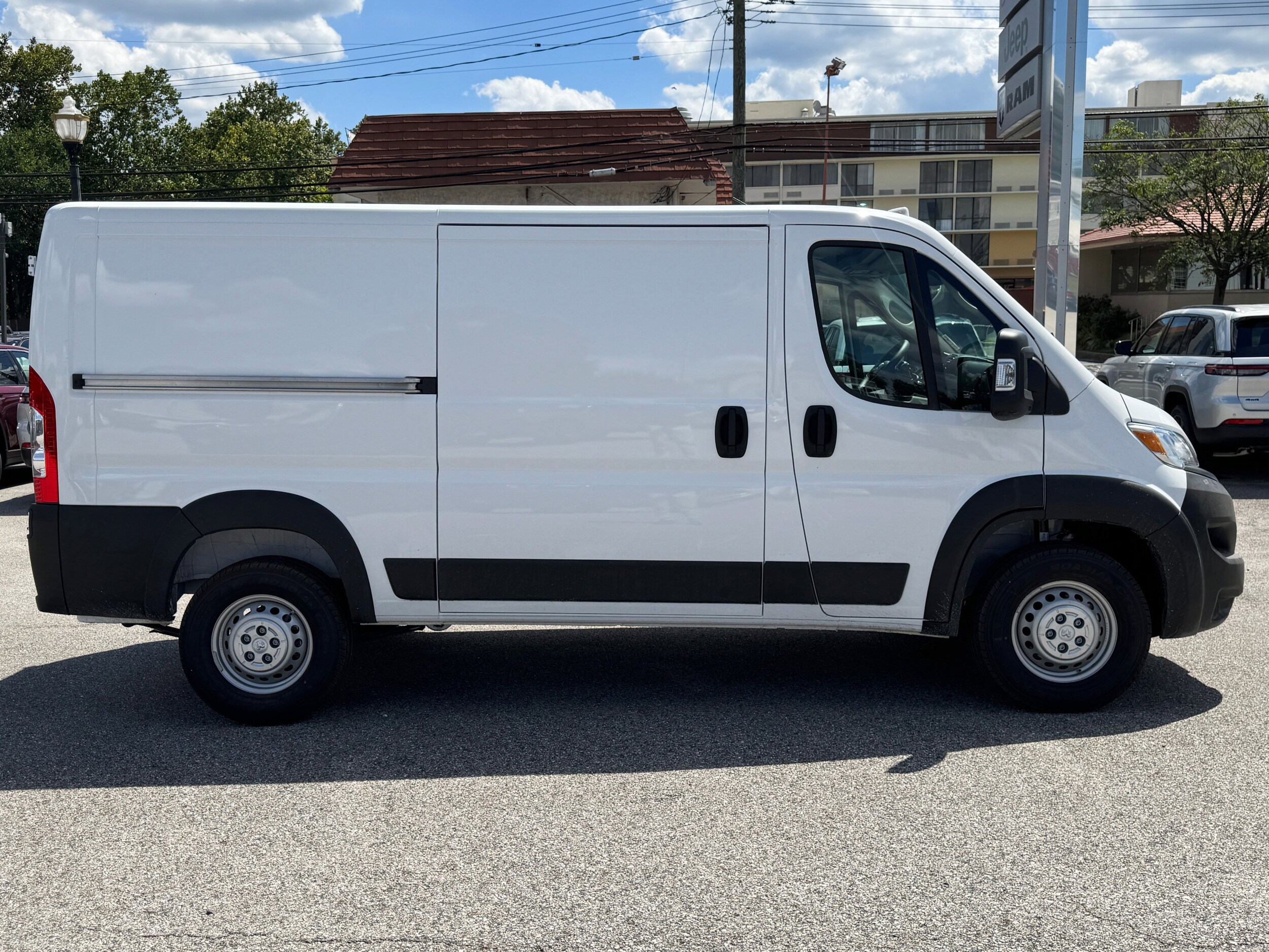 2025 Ram ProMaster 2500 Cargo Van photo 3