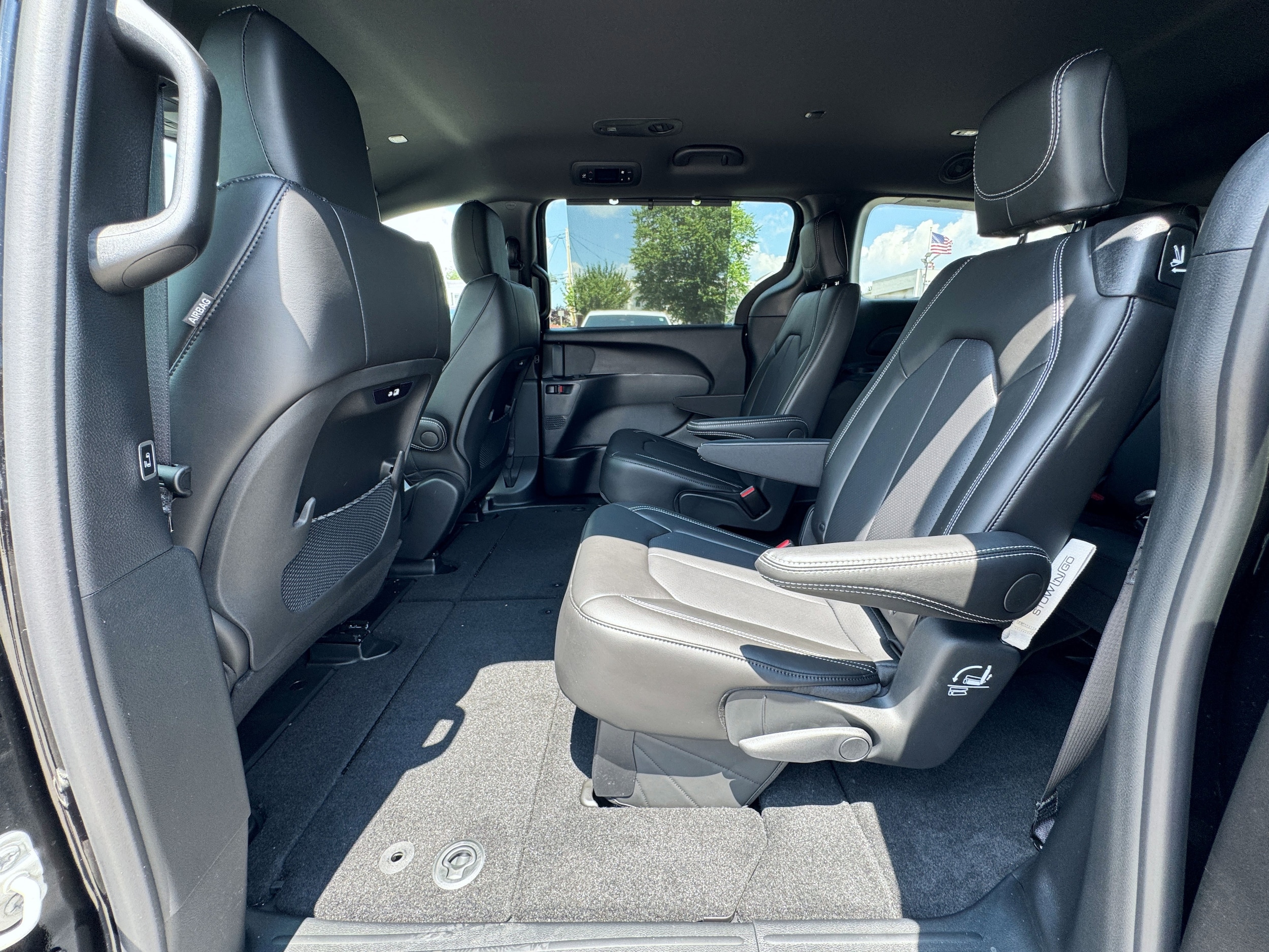 2025 Chrysler Pacifica Select - Photo 20