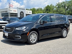 2025 Chrysler Pacifica SELECT Passenger Van