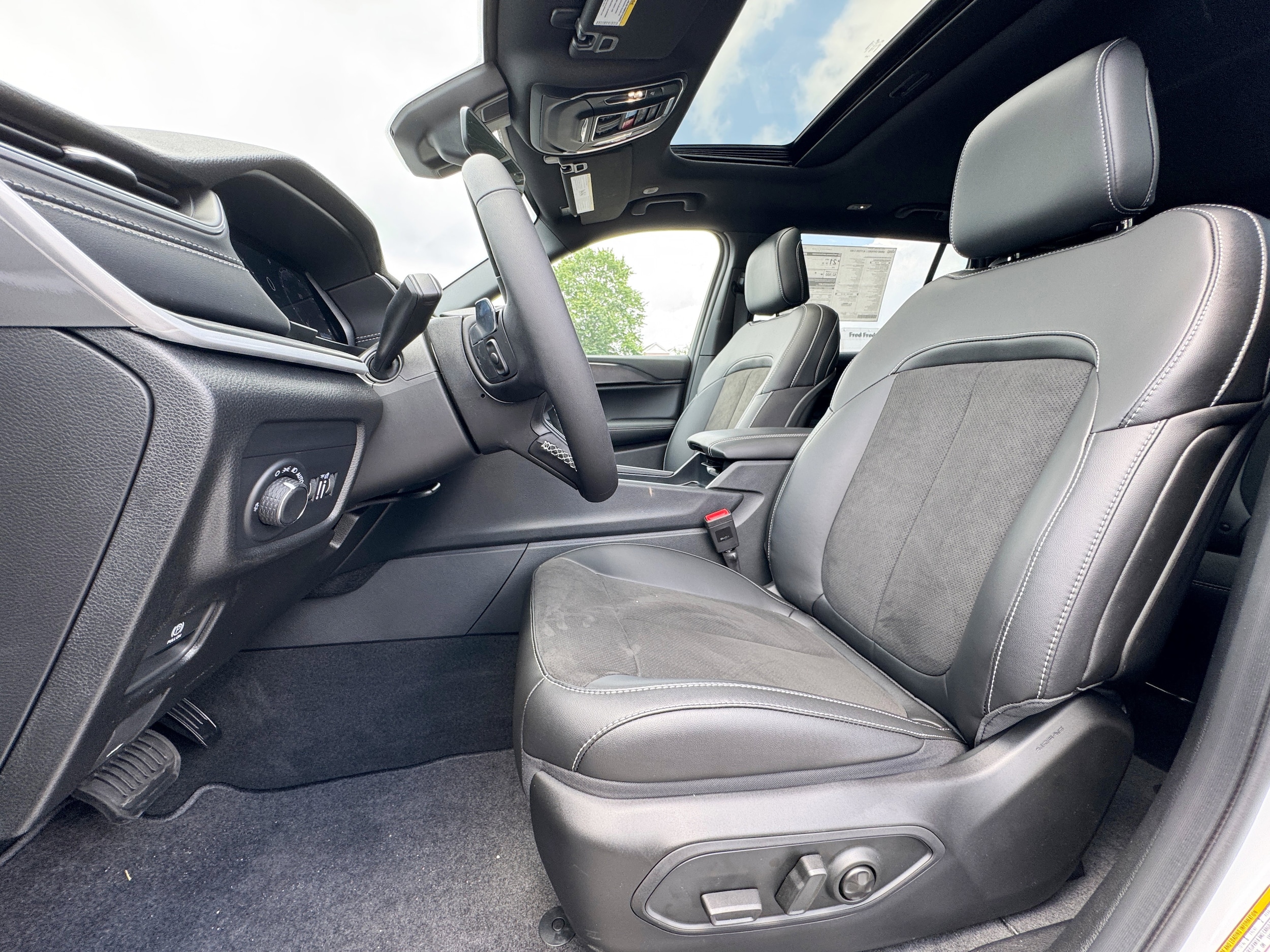 2025 Jeep Grand Cherokee L Altitude - Photo 11