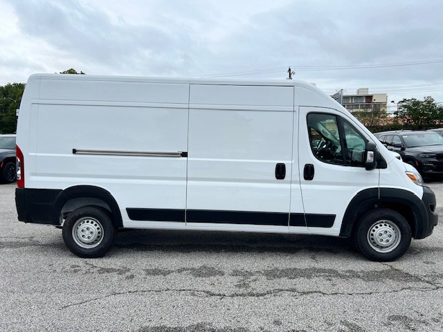 2024 Ram ProMaster 2500 photo 3