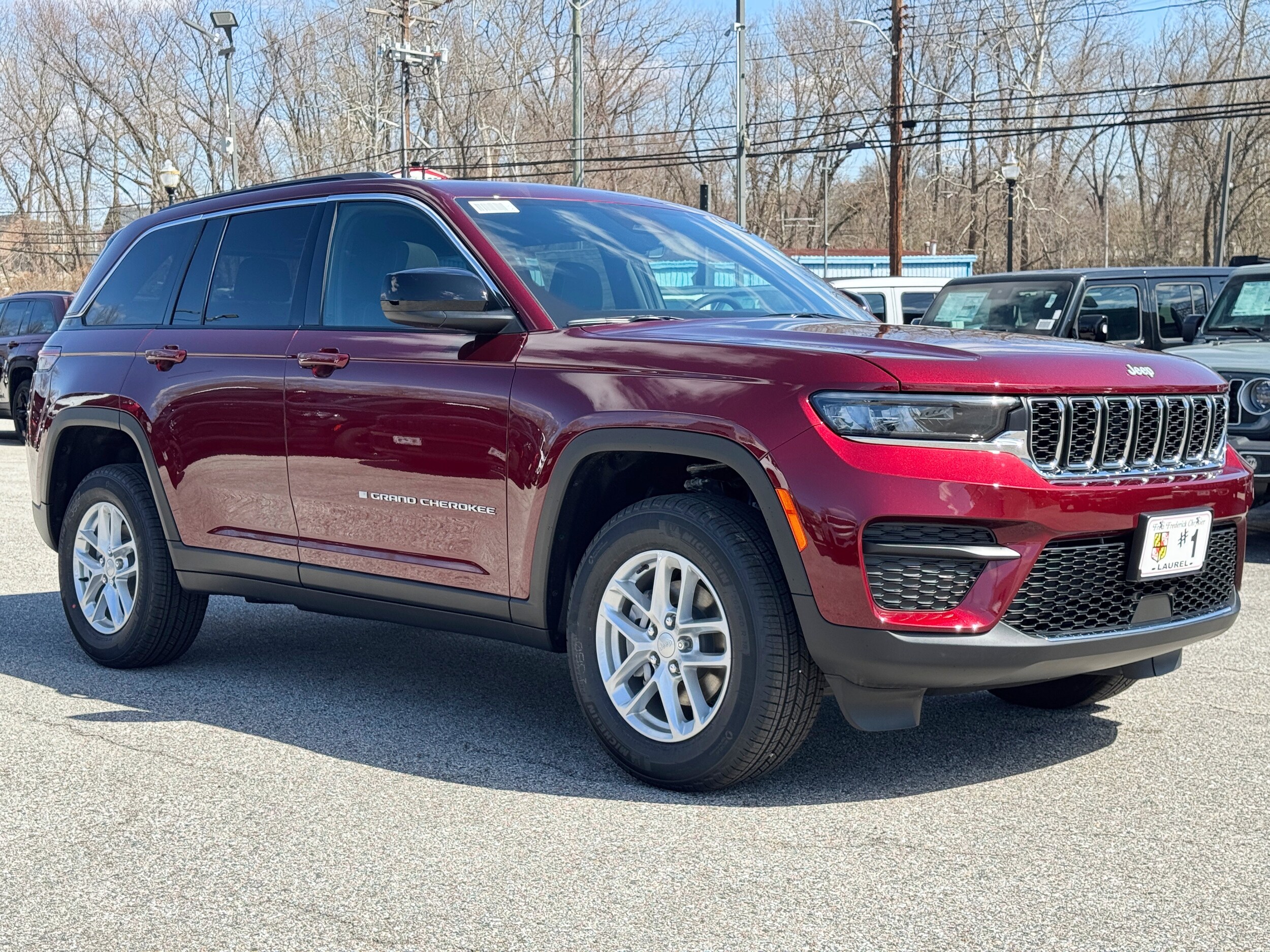 2025 Jeep Grand Cherokee Laredo X photo 3