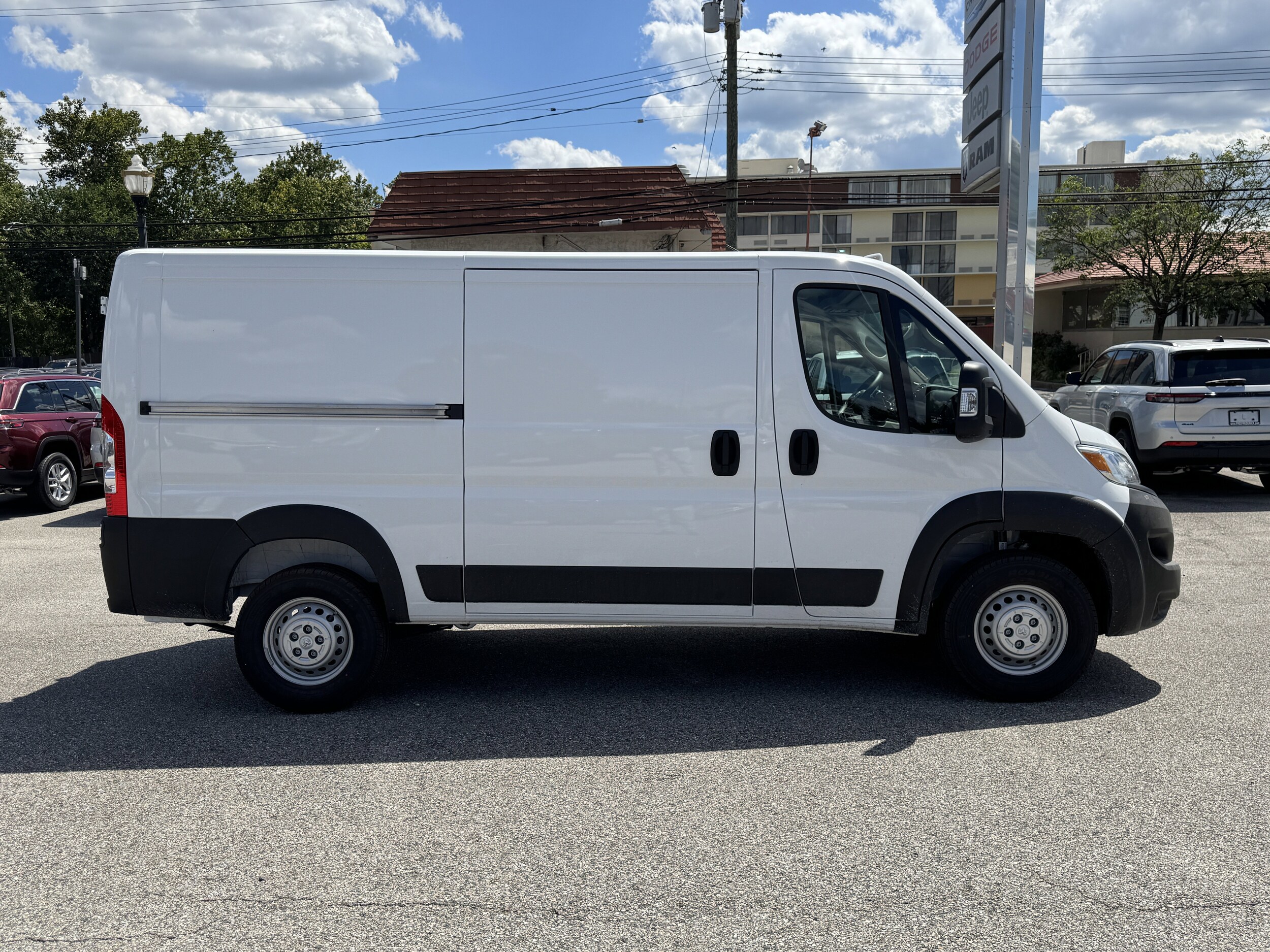 2025 Ram ProMaster 2500 Cargo Van photo 3