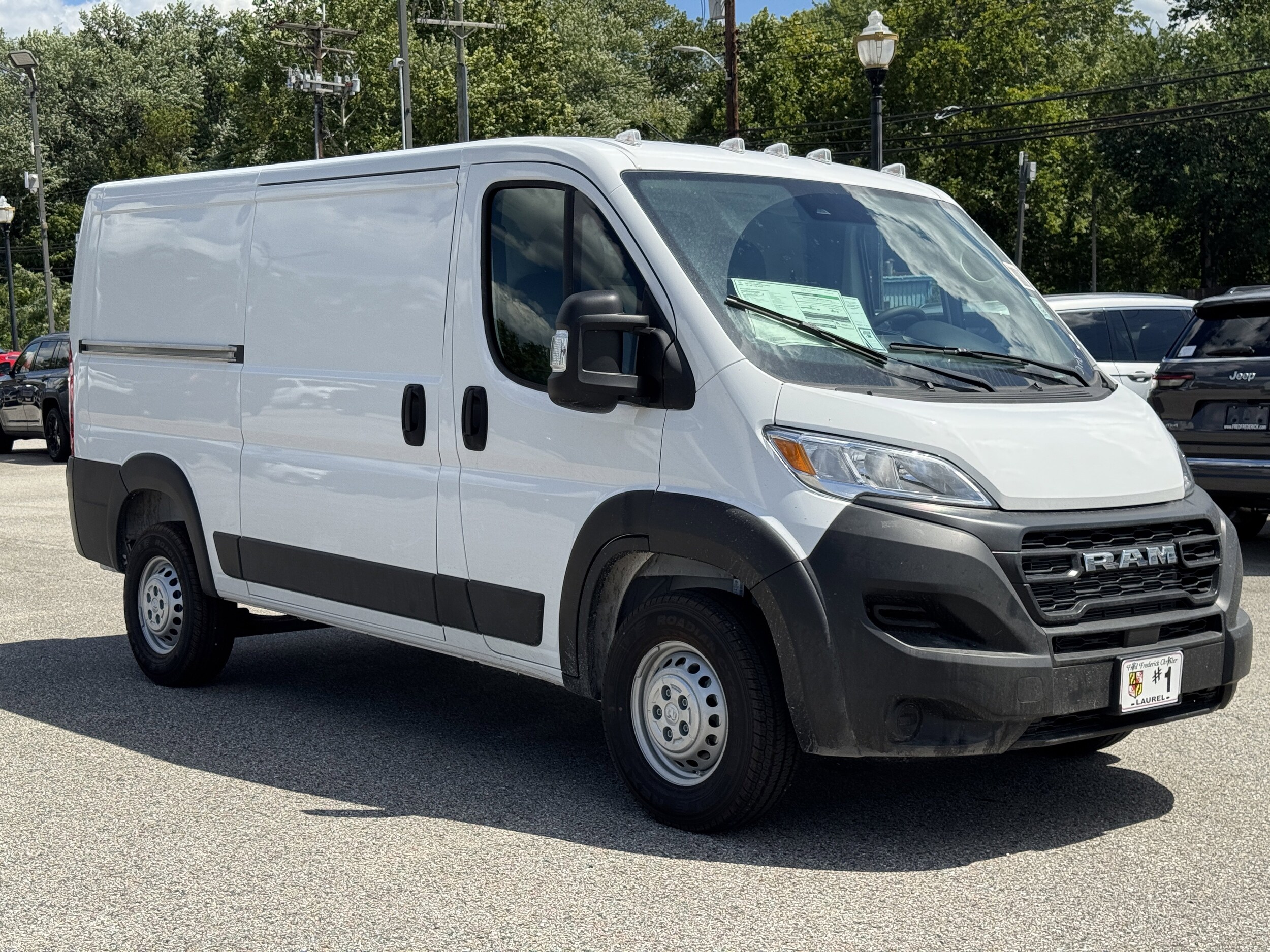 2025 Ram ProMaster 2500 Cargo Van photo 2