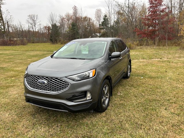 2023 Ford Edge SEL photo 2