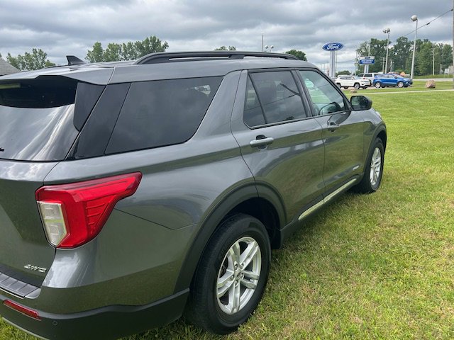2023 Ford Explorer XLT photo 2