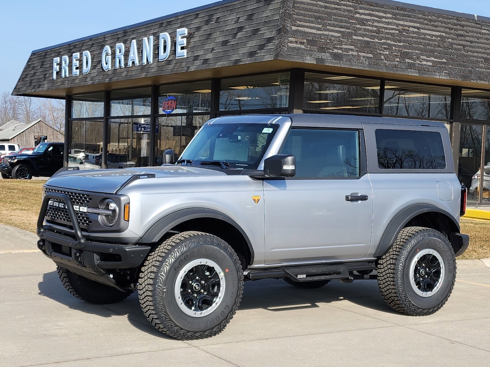 2024 Ford Bronco Badlands photo 2