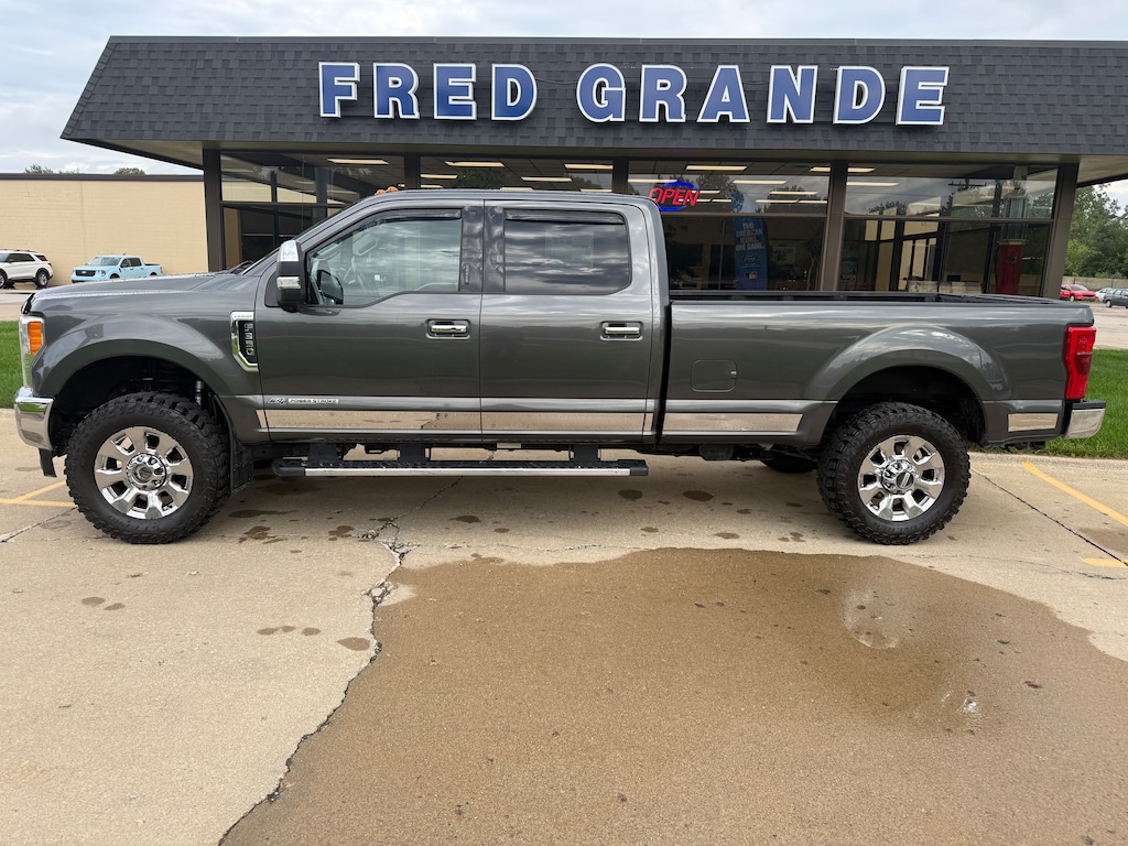 Used 2019 Ford F-350 Lariat Truck Crew Cab