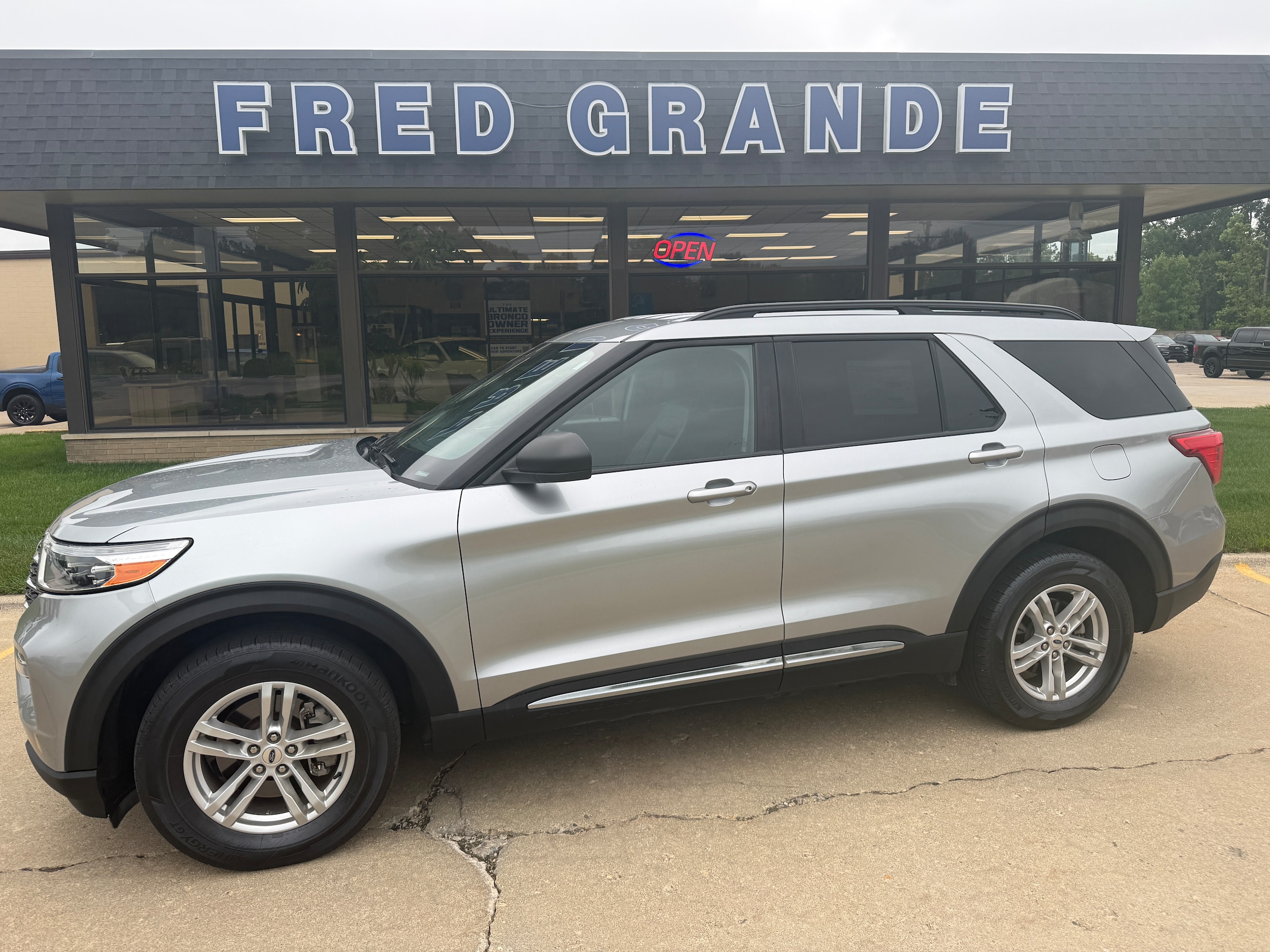 2023 Ford Explorer SUV 