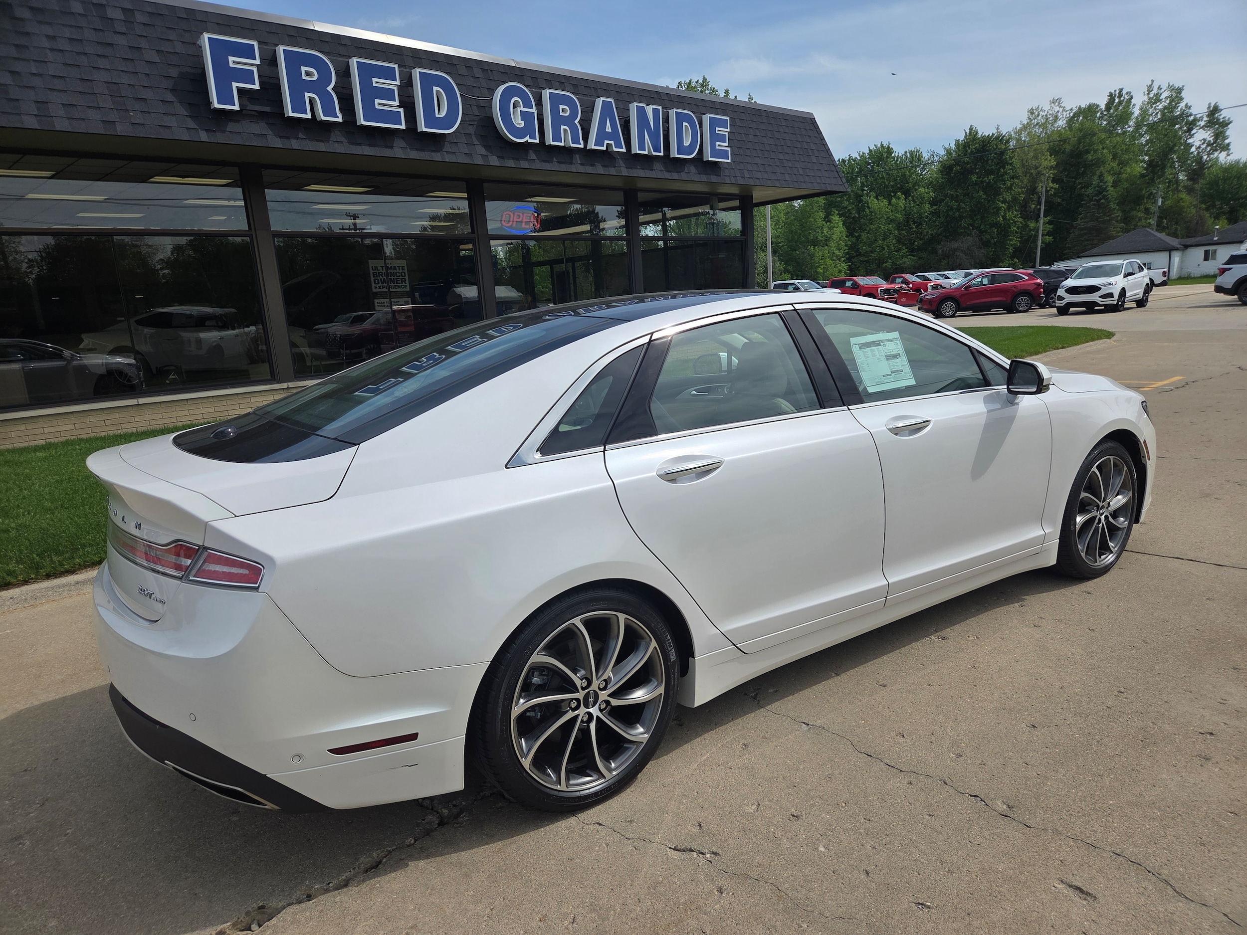 2020 Lincoln MKZ Reserve II AWD's photo