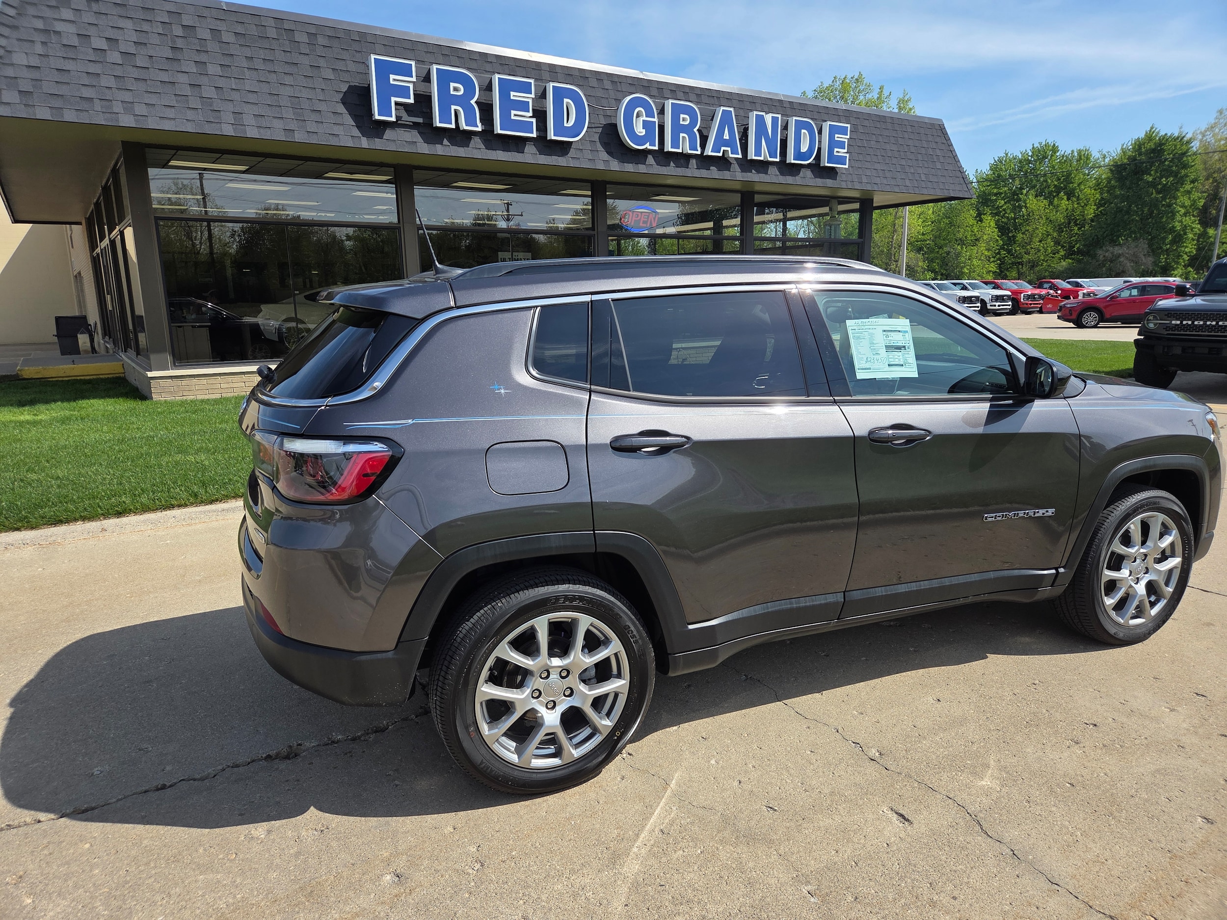 2022 Jeep Compass Latitude Lux 4X4's photo