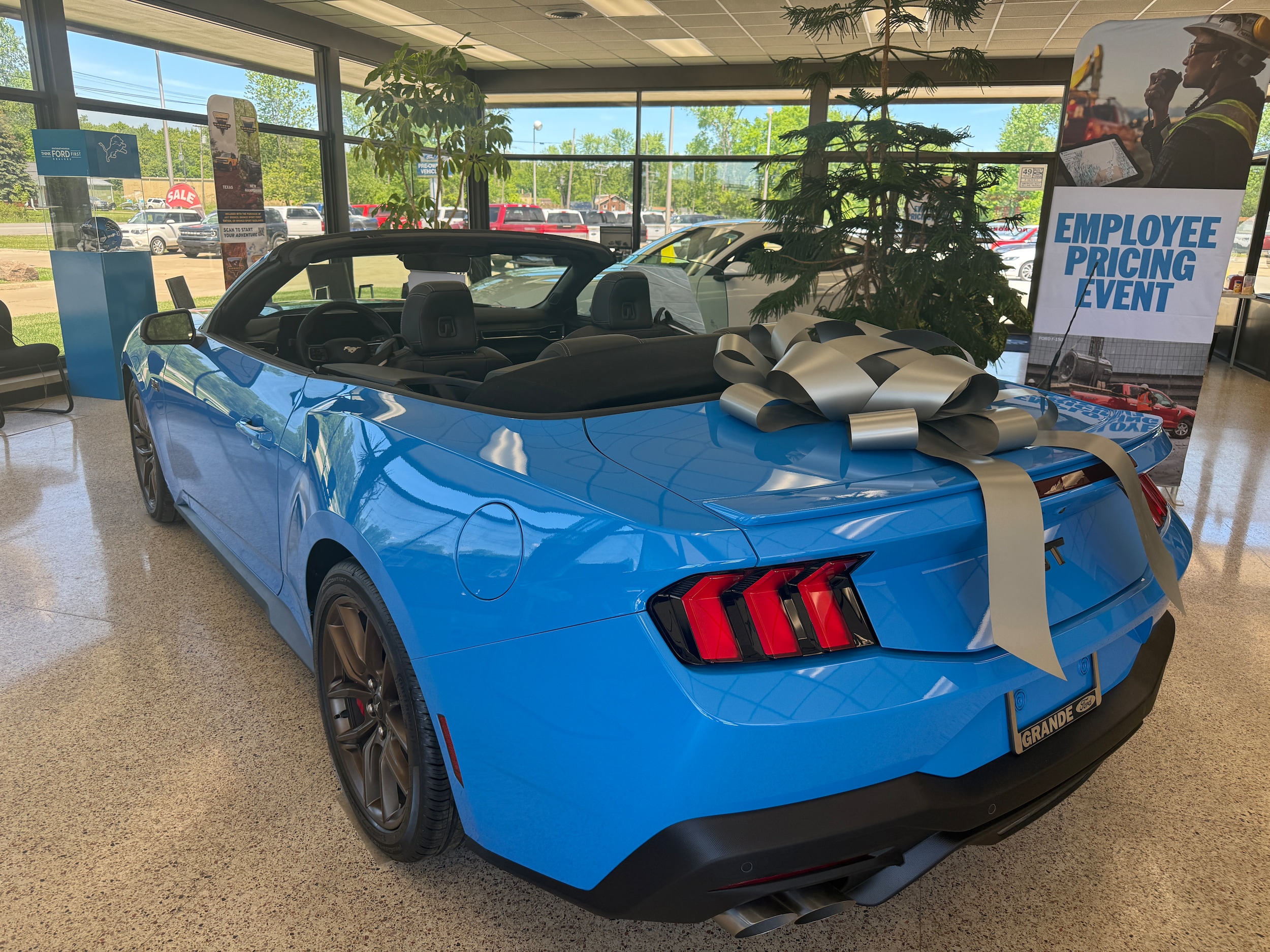 2025 Ford Mustang GT Premium Convertible - Photo 5