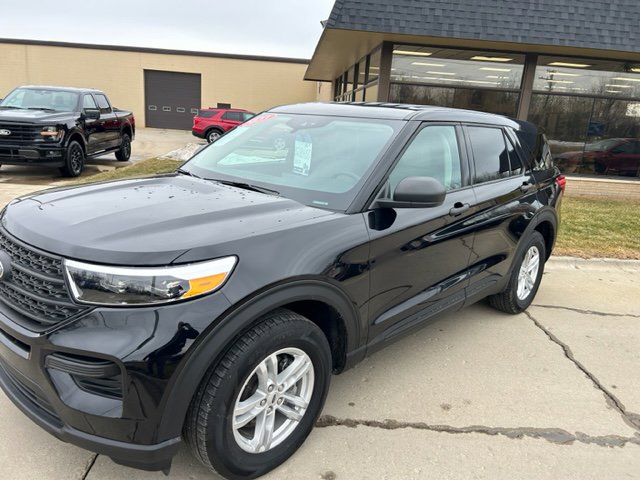 2023 Ford Explorer Base photo 2