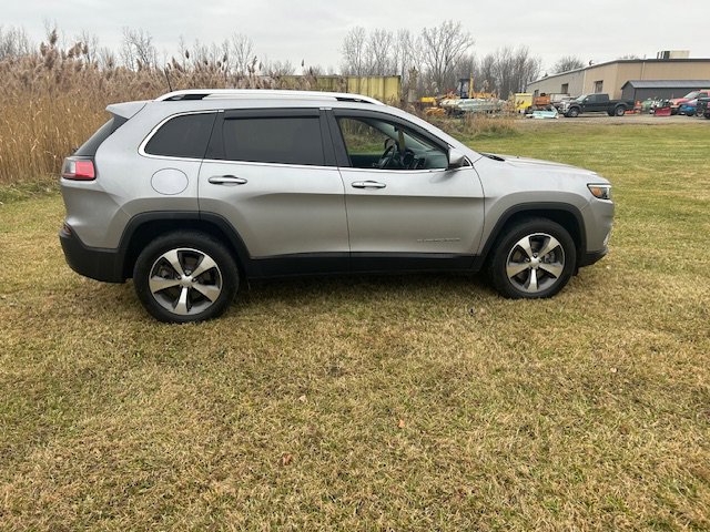 2020 Jeep Cherokee Limited photo 2