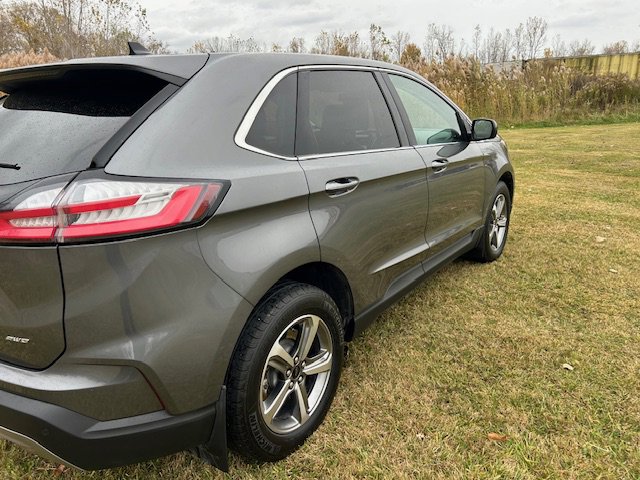 2023 Ford Edge SEL photo 4