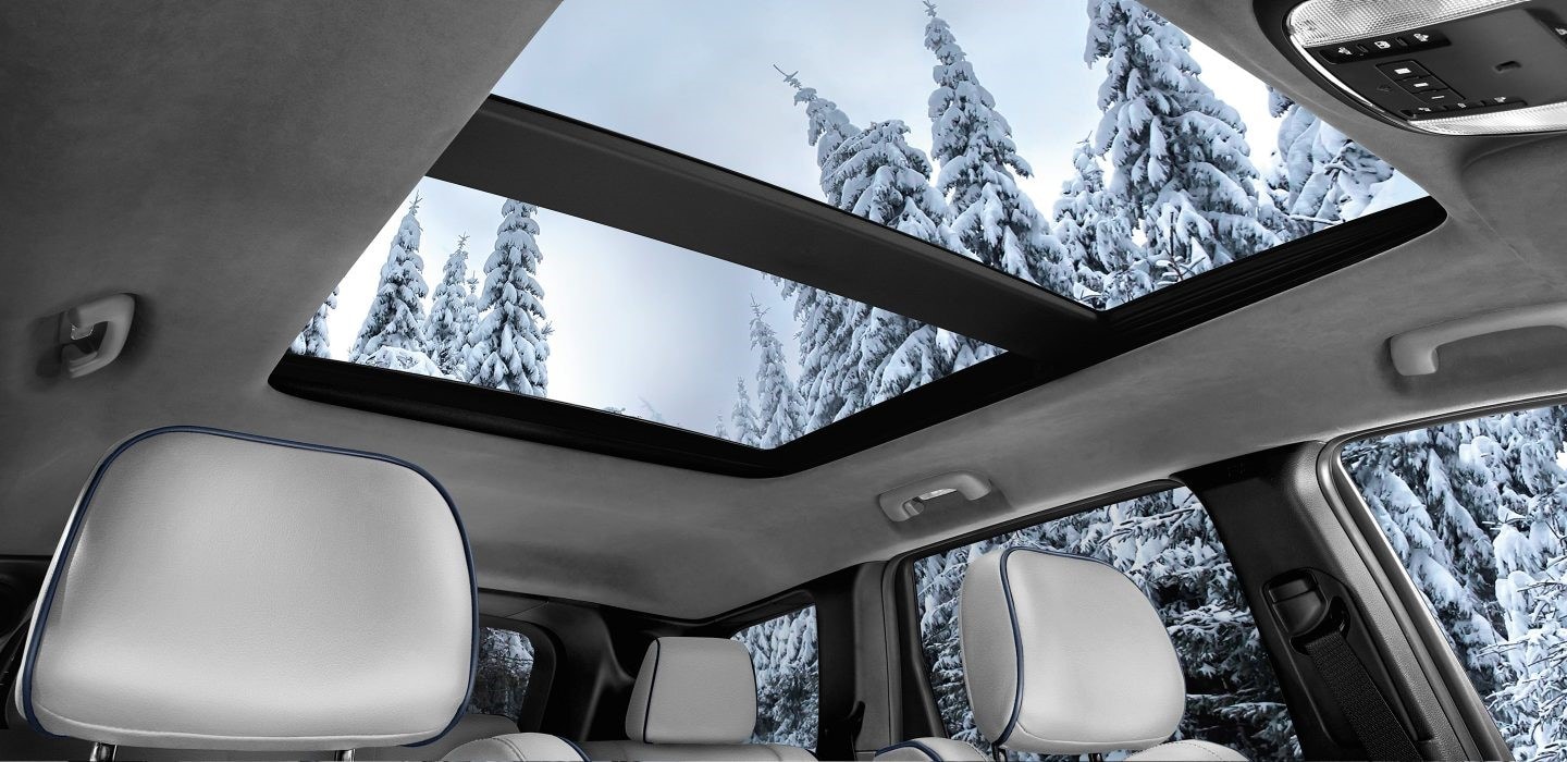 2017-jeep-grand-cherokee-interior