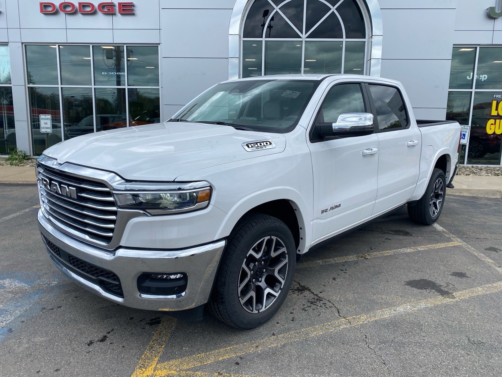 2025 RAM 1500 Laramie 4x4 Crew Cab 5'7's photo