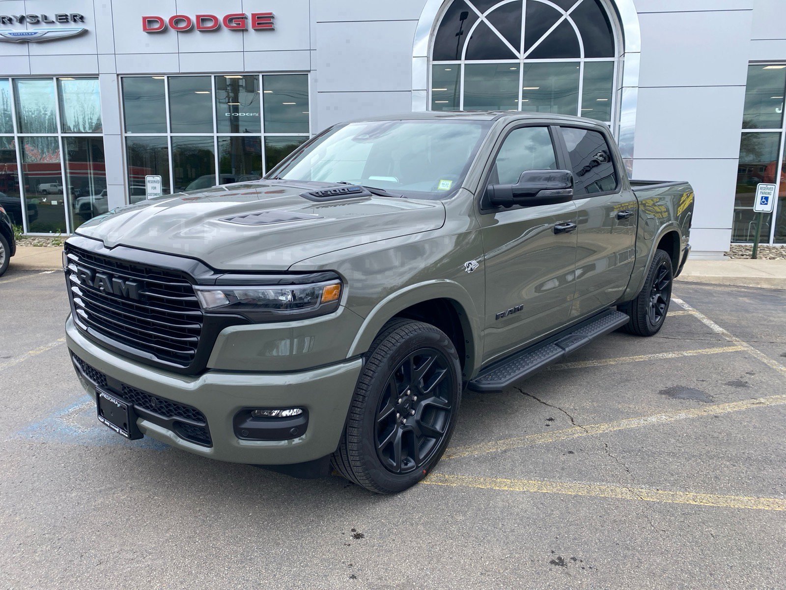 2026 RAM 1500 Laramie 4x4 Crew Cab 5'7's photo