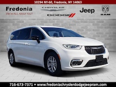 2026 Chrysler Pacifica Select Passenger Van
