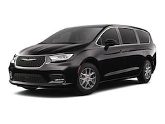 2025 Chrysler Pacifica Select Passenger Van in Fredonia