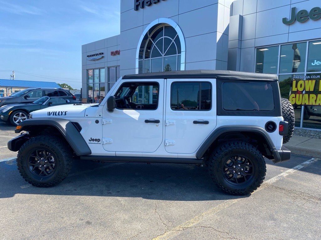 Used 2025 Jeep Wrangler Willys Willys 4x4