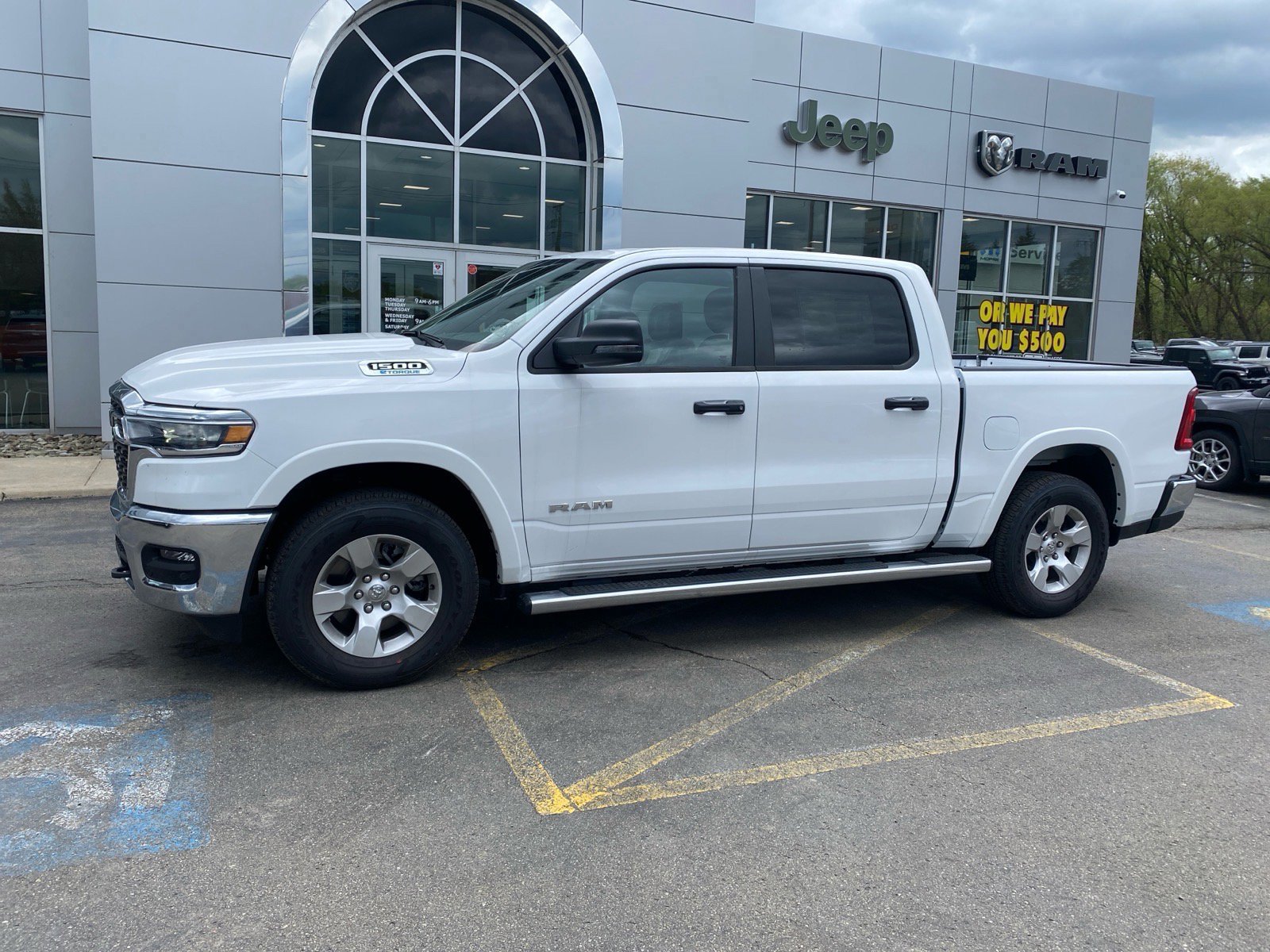 2026 RAM 1500 Big Horn/Lone Star 4x4 Crew Cab 5'7's photo