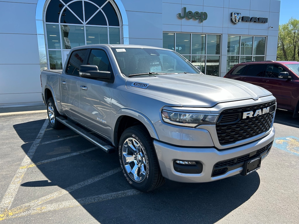 2025 Ram 1500 BIG HORN CREW CAB 4X4 5'7 BOX For Sale in Jamestown and