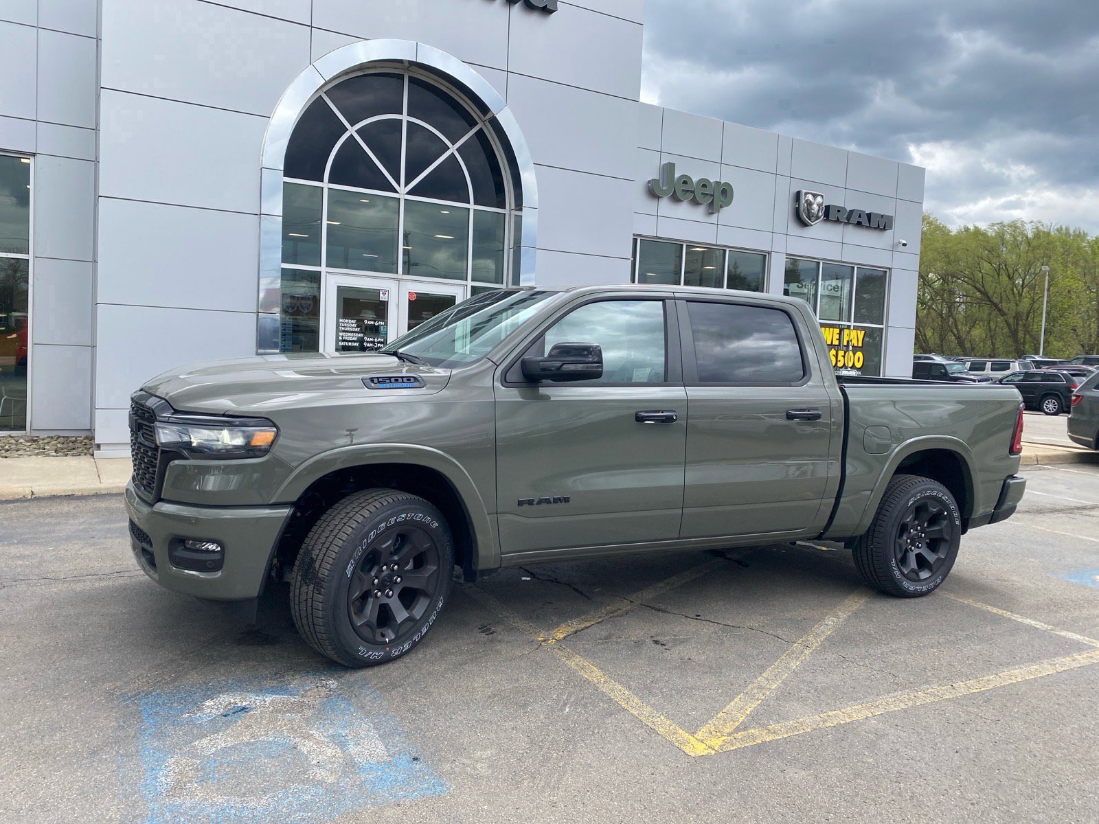 2026 RAM 1500 Big Horn/Lone Star 4x4 Crew Cab 5'7's photo