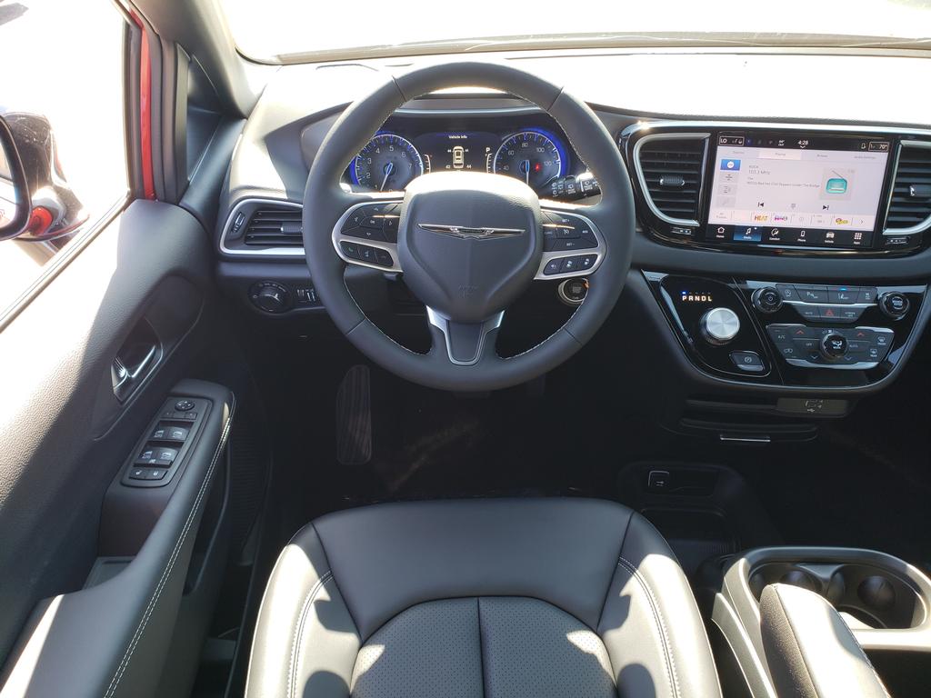 2026 Chrysler Voyager LX - Photo 17