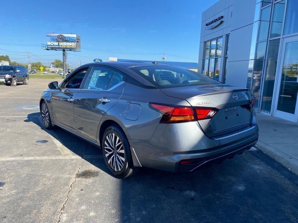 Used 2023 Nissan Altima 2.5 SV Sedan
