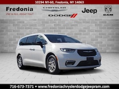 2026 Chrysler Pacifica Select Passenger Van