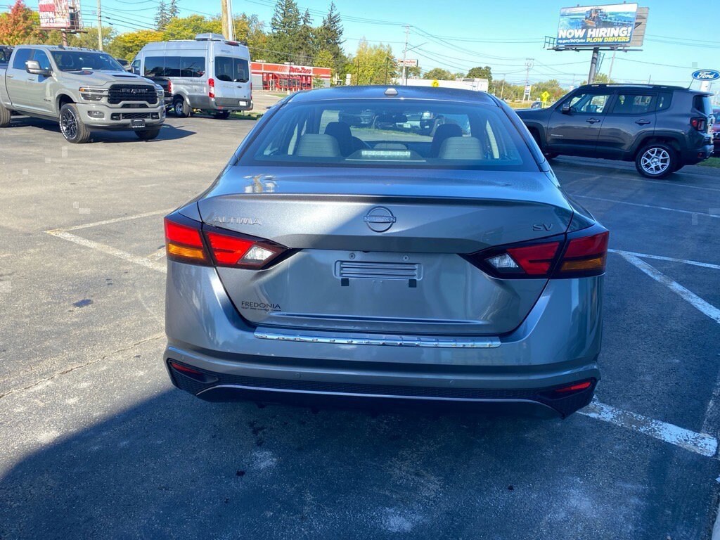Used 2023 Nissan Altima 2.5 SV Sedan