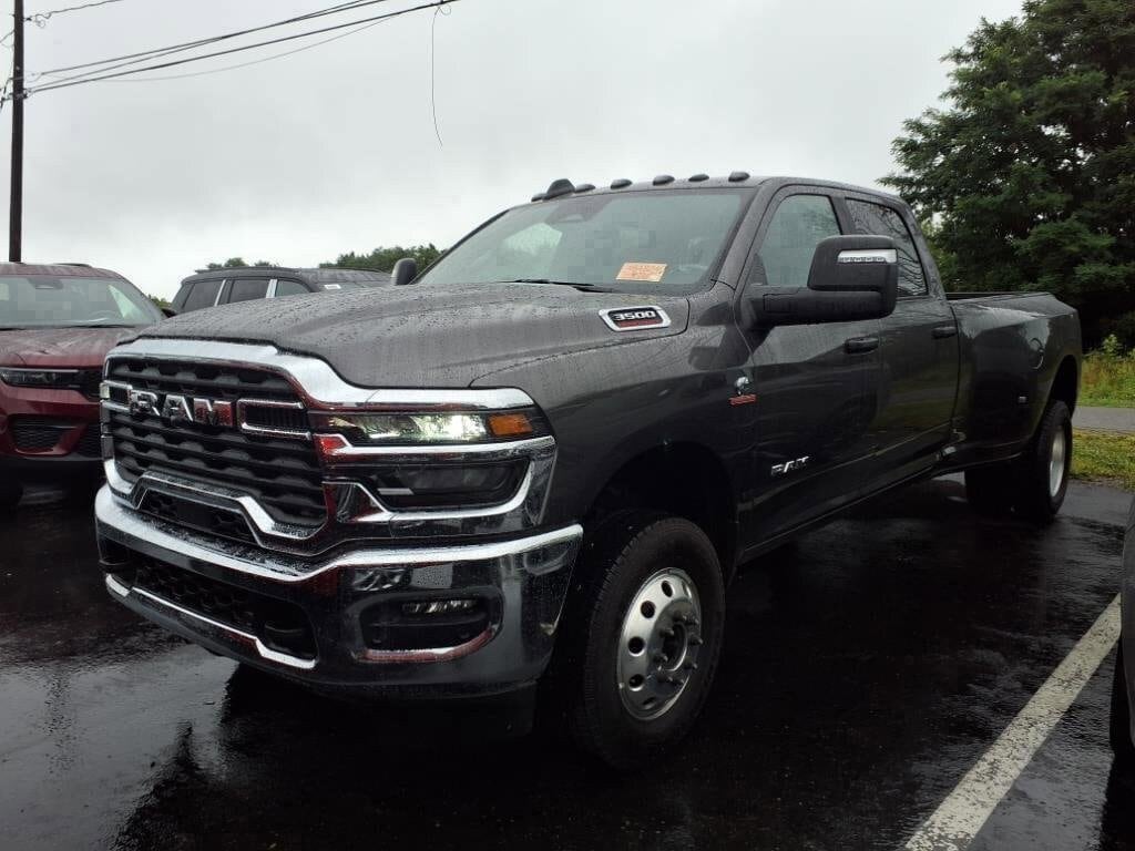 2025 Ram 3500 Big Horn 4x4 Crew Cab 8 Box 