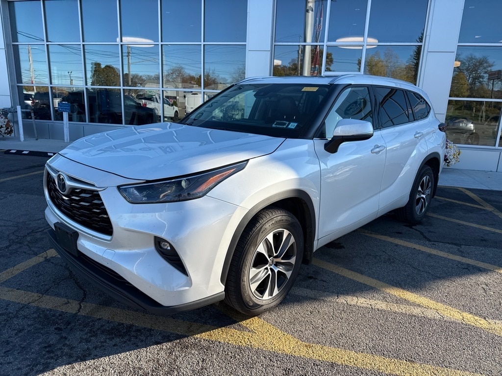 Used 2022 Toyota Highlander XLE SUV