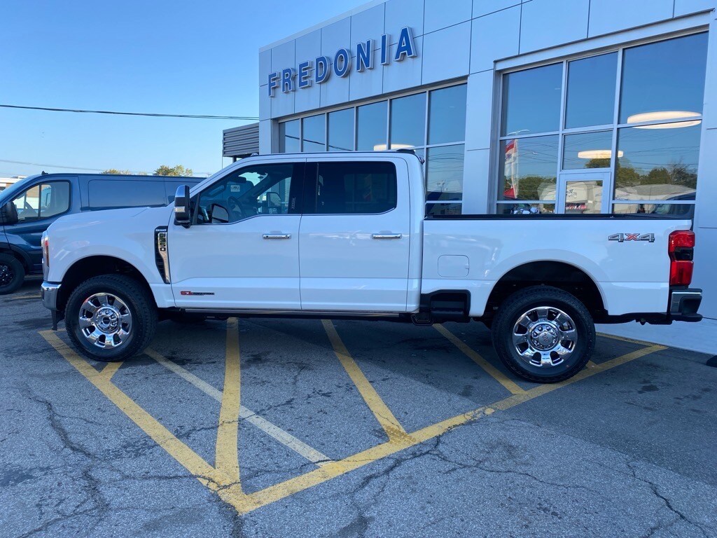 2026 Ford F-350 King Ranch photo 2