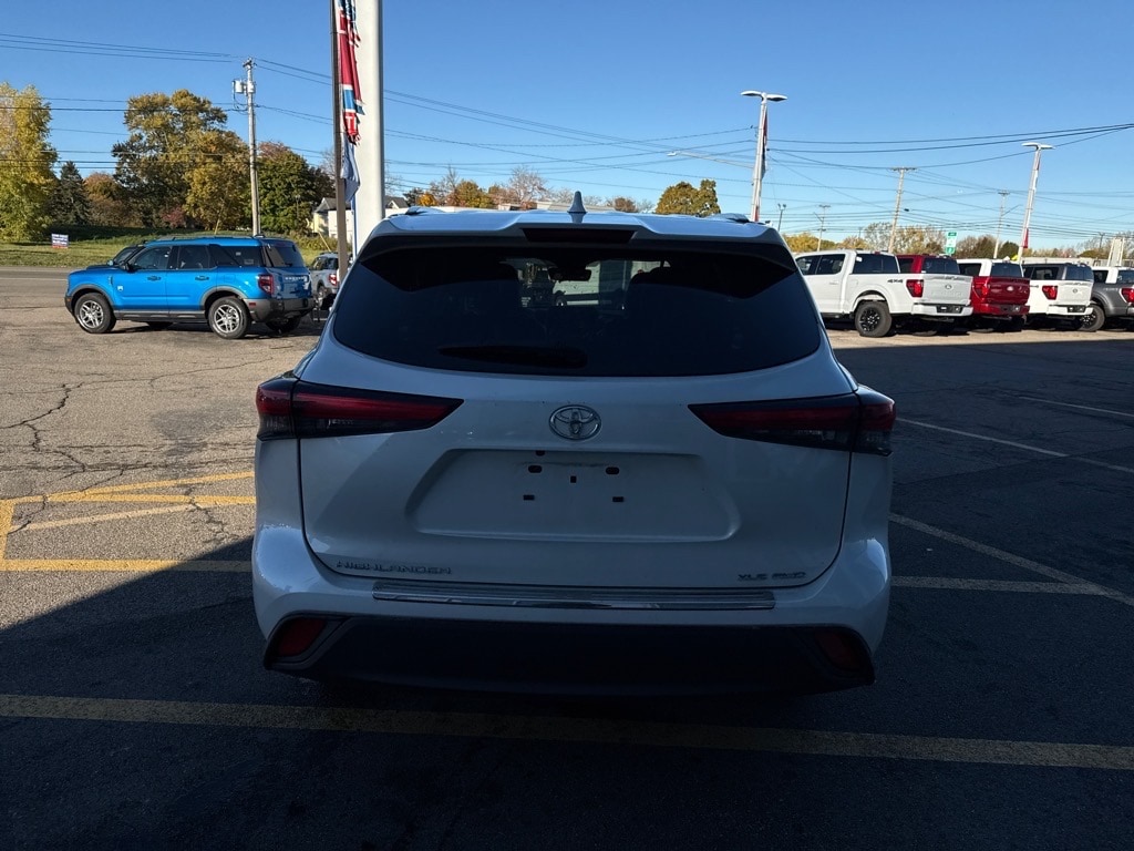 Used 2022 Toyota Highlander XLE SUV