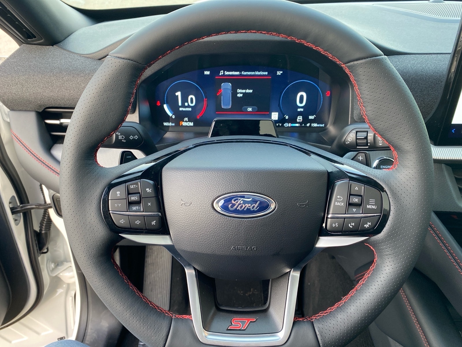 2026 Ford Explorer ST - Photo 7