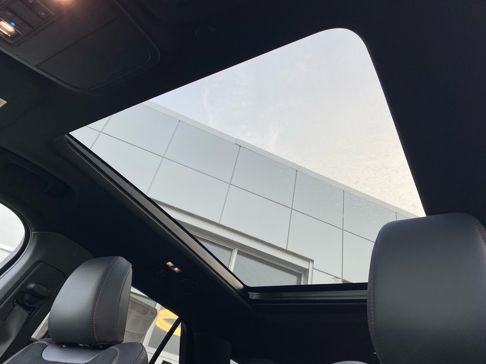 2026 Ford Explorer ST - Photo 14
