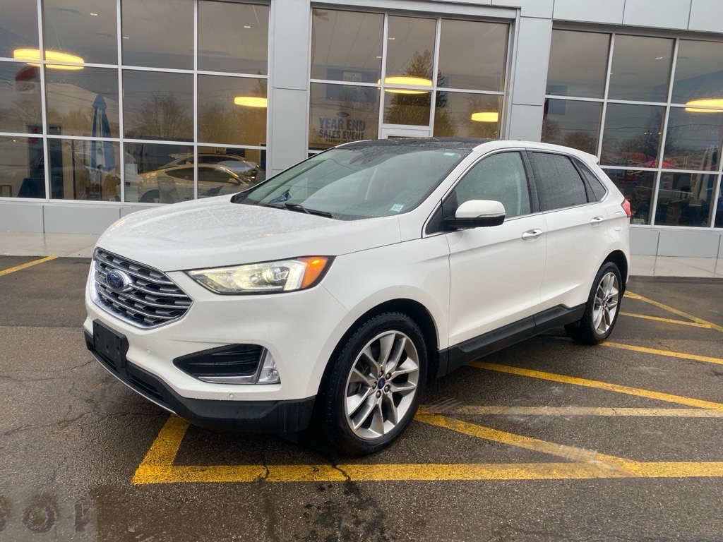 2020 Ford Edge Titanium's photo