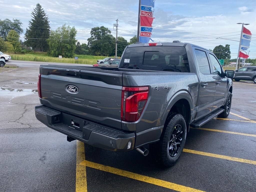 2025 Ford F-150 XLT photo 3
