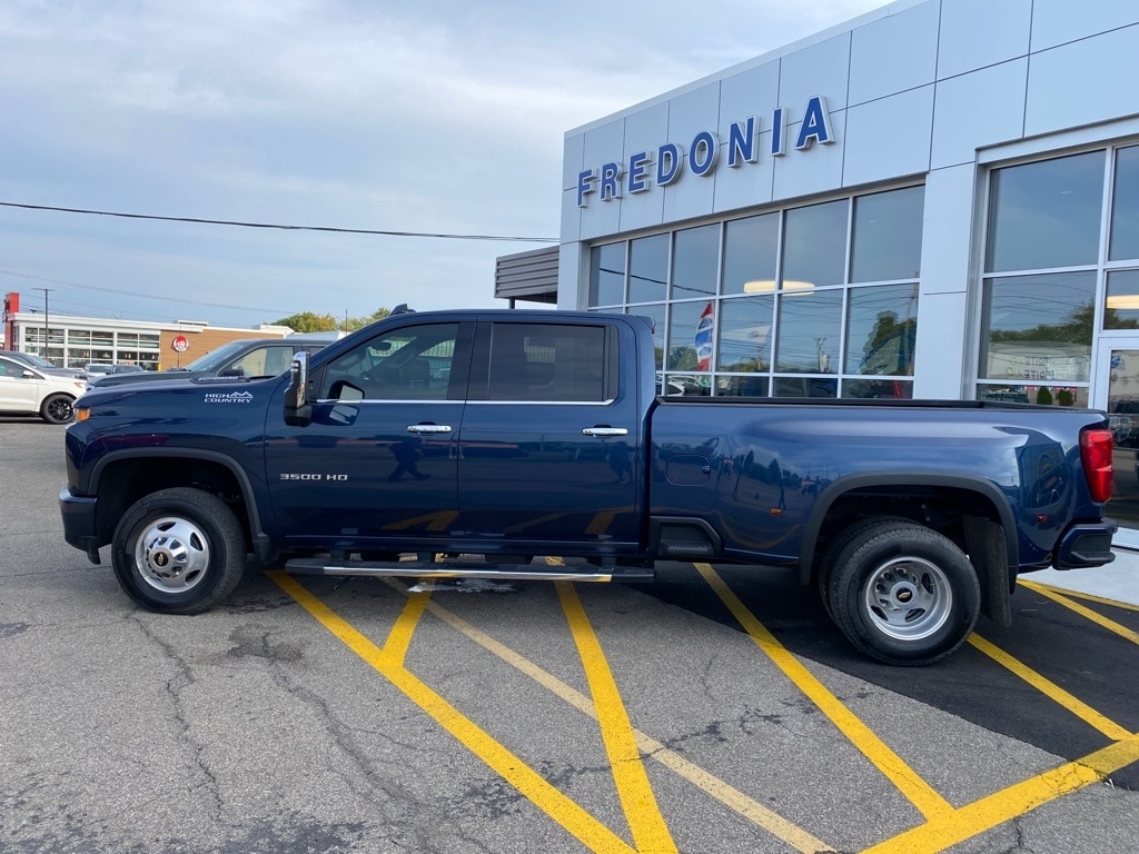 Used 2020 Chevrolet Silverado 3500HD High Country with VIN 1GC4YVEY8LF287353 for sale in Fredonia, NY