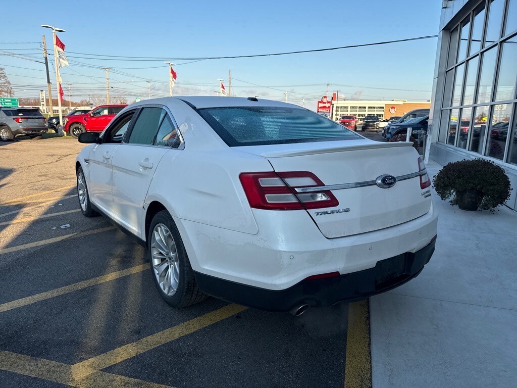 2018 Ford Taurus Limited photo 2