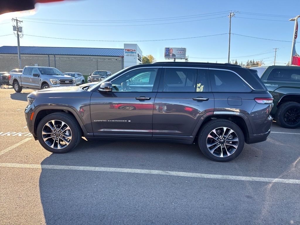 Used 2024 Jeep Grand Cherokee Overland SUV